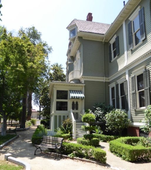 Riverside Heritage House (Photo Diary)